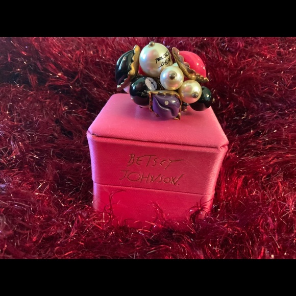 (REDUCED) VTG BETSEY JOHNSON SIZE 7 RING - Picture 7 of 8